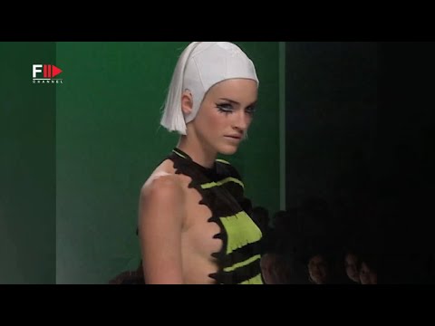 Vintage in Pills VICTOR BELLAISH Spring 2002 - Fashion Channel