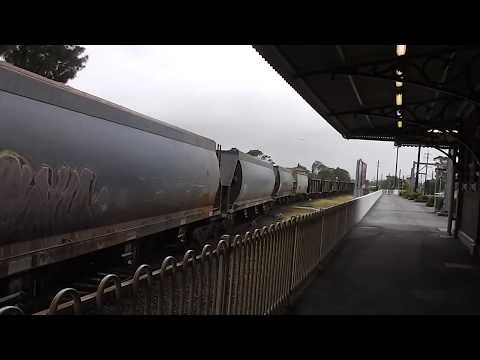 Pacific National - 81 Class - Sydney Freight Line - Dunmore Stone Train,
