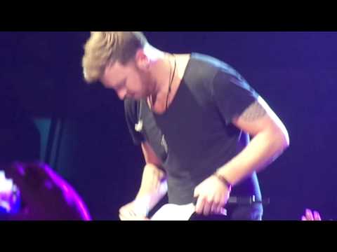 Lady Antebellum - Wake Me Up(Avicii)/Cups(Anna Kendrick) (@ TD Garden, Boston 1/31/14)