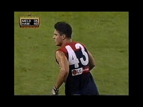Guy Rigoni kicks a beauty on his left - Melbourne - 1999 Round 4 v Hawthorn - MCG - AFL