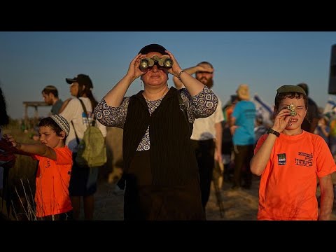 Crowds risk death for food in Gaza as famine warnings intensify