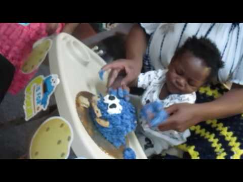 Smash Cake 1st birthday fun