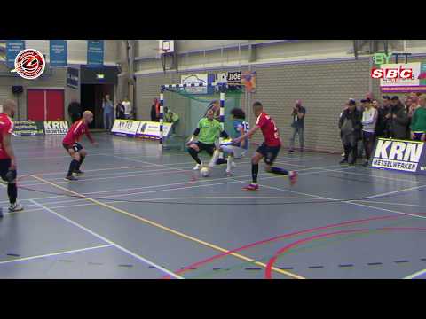 Een heel fraai doelpunt van Nabil Akaazoun (FC Marlène)