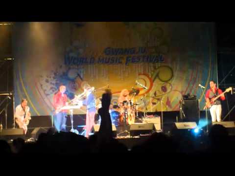 la Caravane Passe live in KOREA, t'as la touche manouche