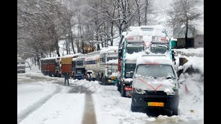 preview picture of video 'Huge Snow Avalanche hits Jawahar Tunnel on Srinagar-Jammu National Highway'