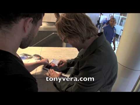 David Caruso so good with his fans