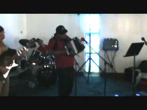 Zeke Mendoza Conjunto Puro Corazon