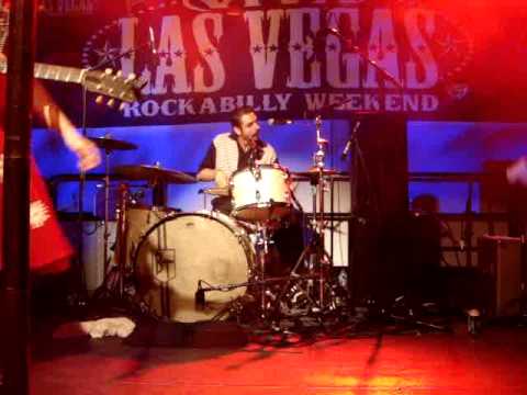 Kim Lenz & Her Jaguars (feat. Nick Curran on guitar) - Let's Get Wild!