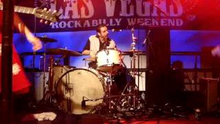 Kim Lenz &amp; Her Jaguars (feat. Nick Curran on guitar) - Let's Get Wild!