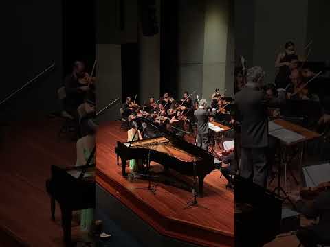 Orquesta Filarmónica Municipal de Guayaquil and Caroline Fischer, piano