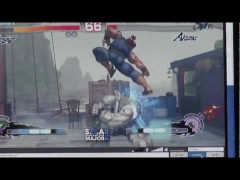 Zhi (Zangief) vs Wee Kiat (Akuma) SSF4 AE2012 : SEA Major 2012