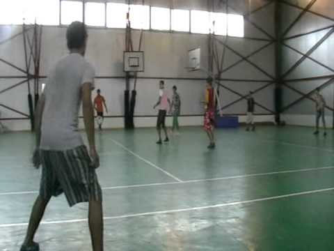 voluntari in corpul pacii USA - sala de sport din comuna raciu MOV010.MPG