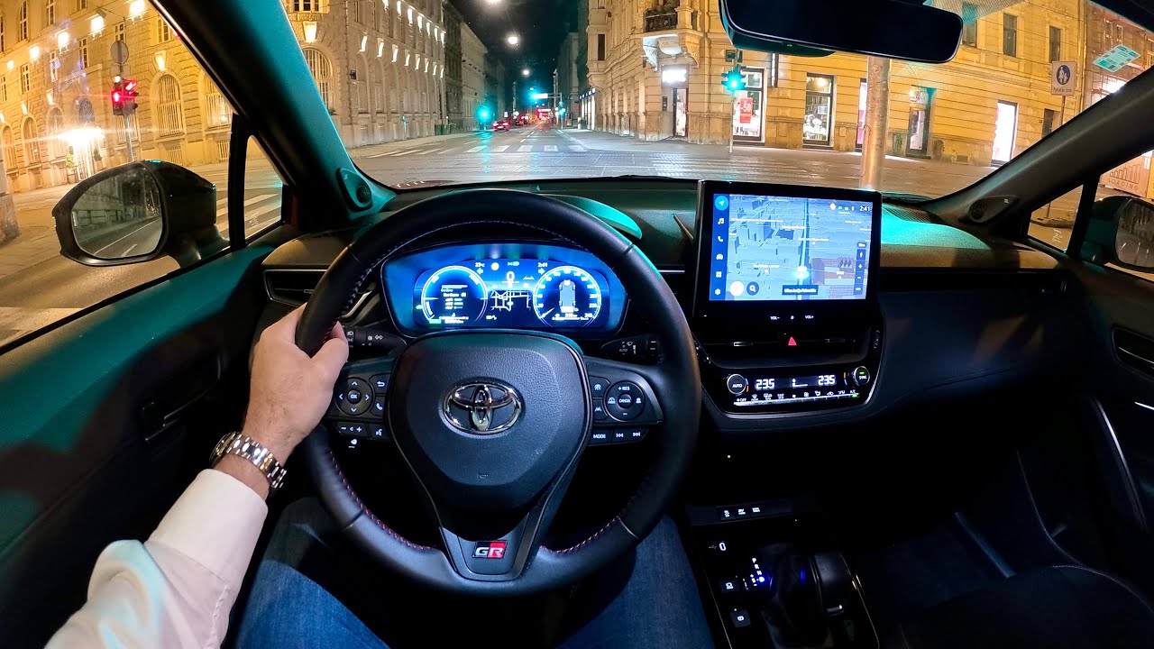 TOYOTA COROLLA CROSS FACELIFT 2026 (Europe) - NIGHT POV test drive (GR Sport, HYBRID)