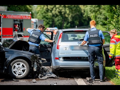Tödlicher Unfall auf der B27: Pkw kollidiert mit Lkw - mehrere Verletzte