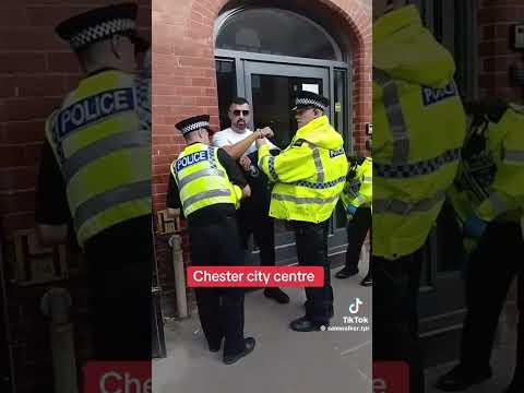SAM WALKER STOPPED BY POLICE IN CHESTER #samwalker #darrengee #jamesenglish