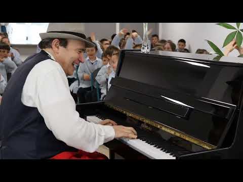 Fabrice EULRY en concert à l'école Fleming et au collège Balzac à Nîmes