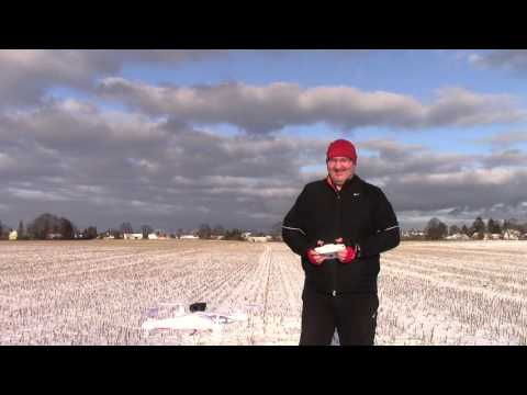 MongoTV_701 - Del 3 - Mongo Drones - Små Depri Fede John Flyver Syma 5C legetøjs Drone På Mark