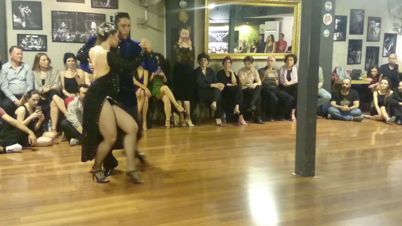 Barbara Ferreyra & Exequiel Relmuan. Cantemos Corazon / Orq Di Sarli & R.Fiorio. Milonga Friends