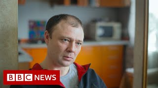 Ex-inmates reveal details of Russia prison rape scandal – BBC News