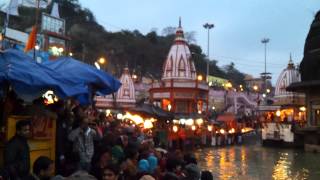 preview picture of video 'Maha Aarti at Haridwar'