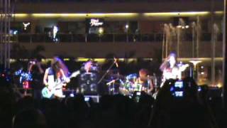 Shonen Knife - Flying Jelly Bean Attack (Live in Manila!)
