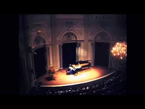 Nino Gvetadze plays Debussy - Clair de lune