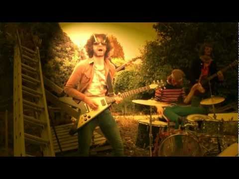 ULYSSES - Everybody's Strange - Official Video