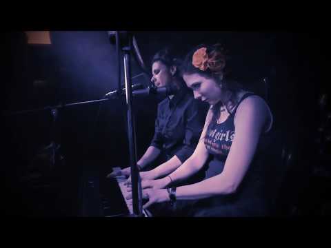 Озма Нагатовна и Кира Михеева - Passer by (live @ Алиби 15.07.2017)