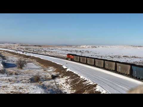 Loaded OMAX train climbs Provo Hill @ Igloo, SD