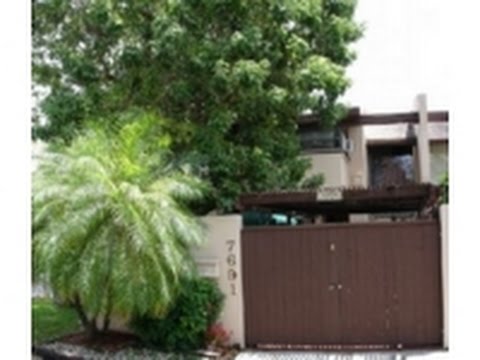 Gorgeous townhouse in Kendall Town