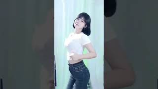 你敢看多久？韓國美女超火熱舞挑戰，無法移開目光！Can You Handle This? Hot Korean Beauty Dance Challenge! #shorts #short