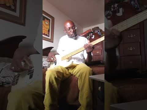 Johnny Slim let's do it again bassline cover on the P bass Maple Kneck mark 2