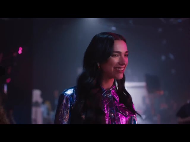 Video zu 'Dance The Night' ansehen