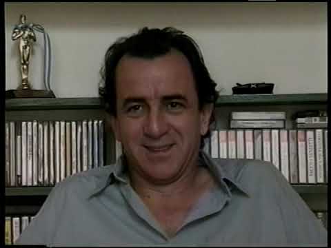 Entrevista a Lorenzo Quinteros sobre Hombre mirando al sudeste