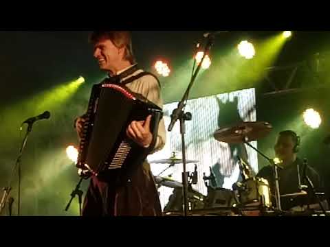 OS SERRANOS. ABRE O FÓLE TIO BILÍA