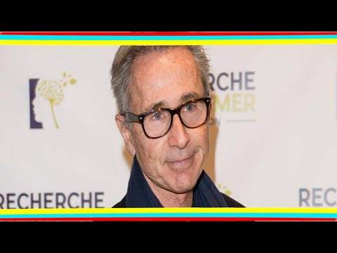 Quand Thierry Lhermitte révèle son tatouage sur la fesse… - Gala