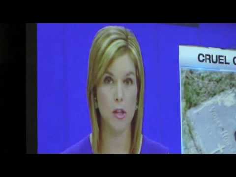 Natalie Davis gives reporting advice to Mass Communications students at St. Cloud State University