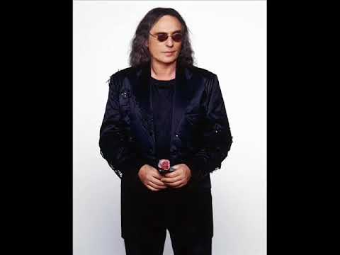 Svika Pick - Love at the end of Summer - English Subtitles