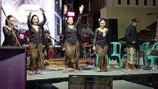 Download lagu LAGU AYANG-AYANG PERTAMA KALI DI VERSI KOTAK' SAMA NIKEN SALINDRI mp3