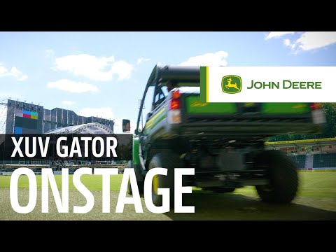 John Deere Gator - Suunniteltu tarpeesi huomioiden - Konserttilavan pystyttäminen