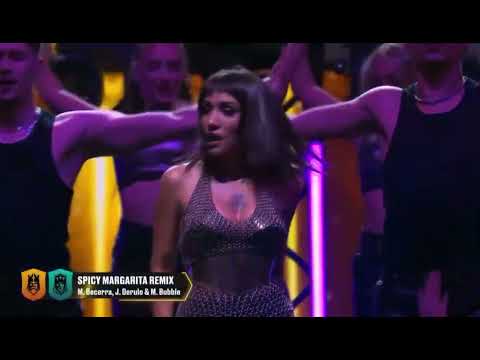 Maria Becerra cantando SPICY MARGARITA REMIX
