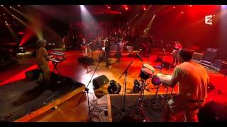 Manu Chao ft. Tiken Jah Fakoly &amp; Amazigh Kateb - Politik Kills ( Taratata 2008-12-17 )