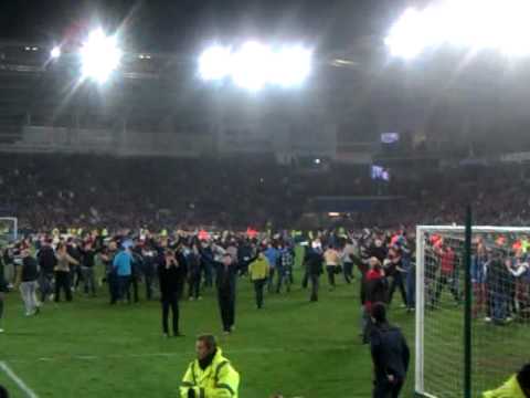 Cardiff city steward getting floored