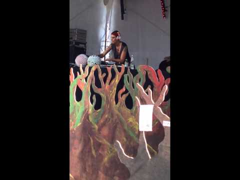 Djane Melburn @ New Healing 31 08 14 Part VI