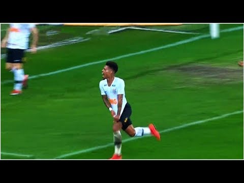 JÚNIOR URSO VIBRA COM PRIMEIRO GOL PELO CORINTHIANS, MAS FAZ ALERTA