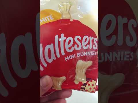 WHITE MALTESERS MINI BUNNIES CHOCOLATE #satisfying #satisfyingsounds #chocolate #viral #shorts