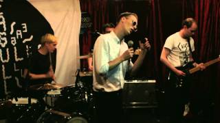 Eagulls - "Yellow Eyes" | A Do512 Lounge Session