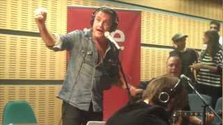 M Clan en &#39;Abierto hasta las 2&#39;: &quot;Maggie despierta&quot;