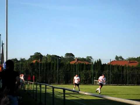 2010 06 06 USC Wampersdorf   ASK Kleinneusiedl Pöschl Wolfgang trifft zum 2 1