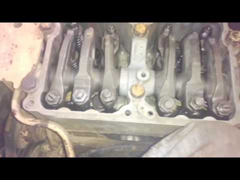 Cummins cylinder head installation.